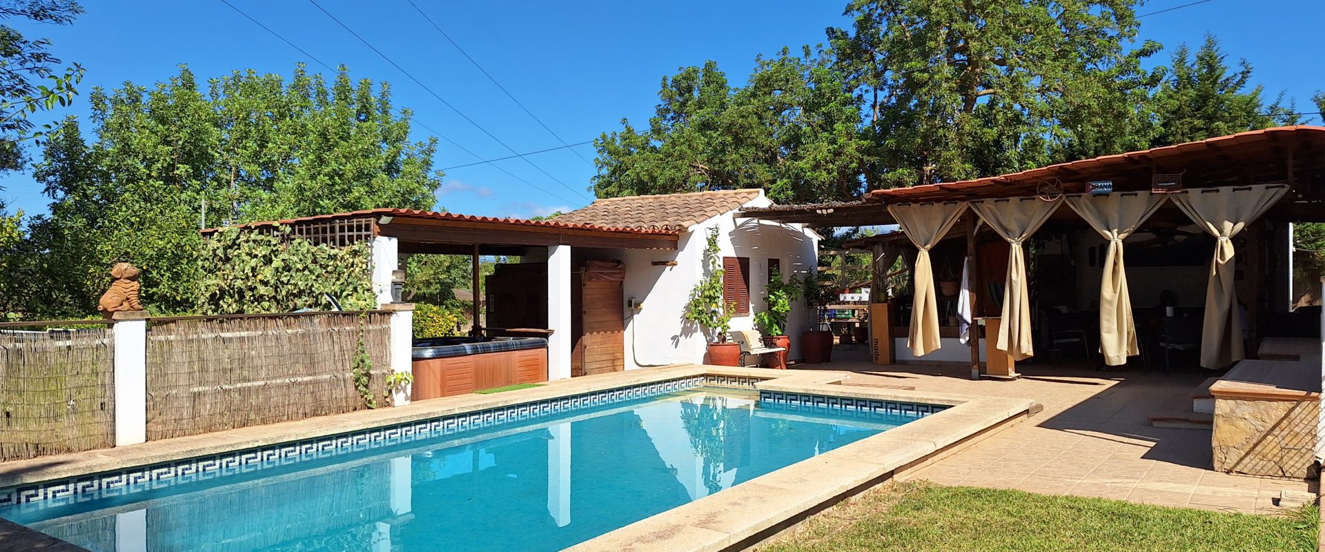 Rustic house with pool just 15 minutes from Palma