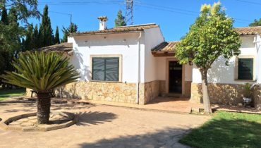 Rustic house with pool just 15 minutes from Palma