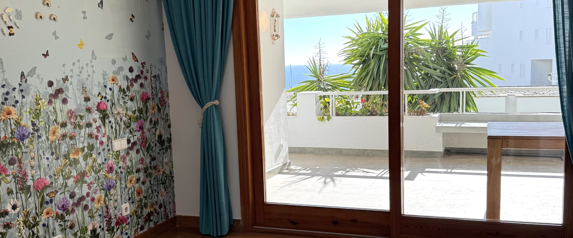 Apartment with  sea views on the first line in Portals
