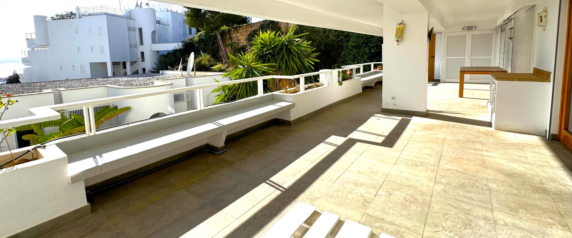 Apartment with  sea views on the first line in Portals