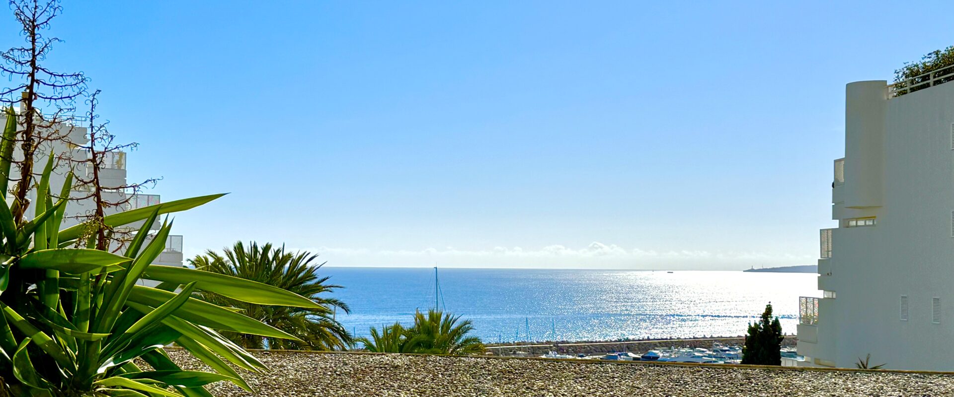 Apartment with  sea views on the first line in Portals