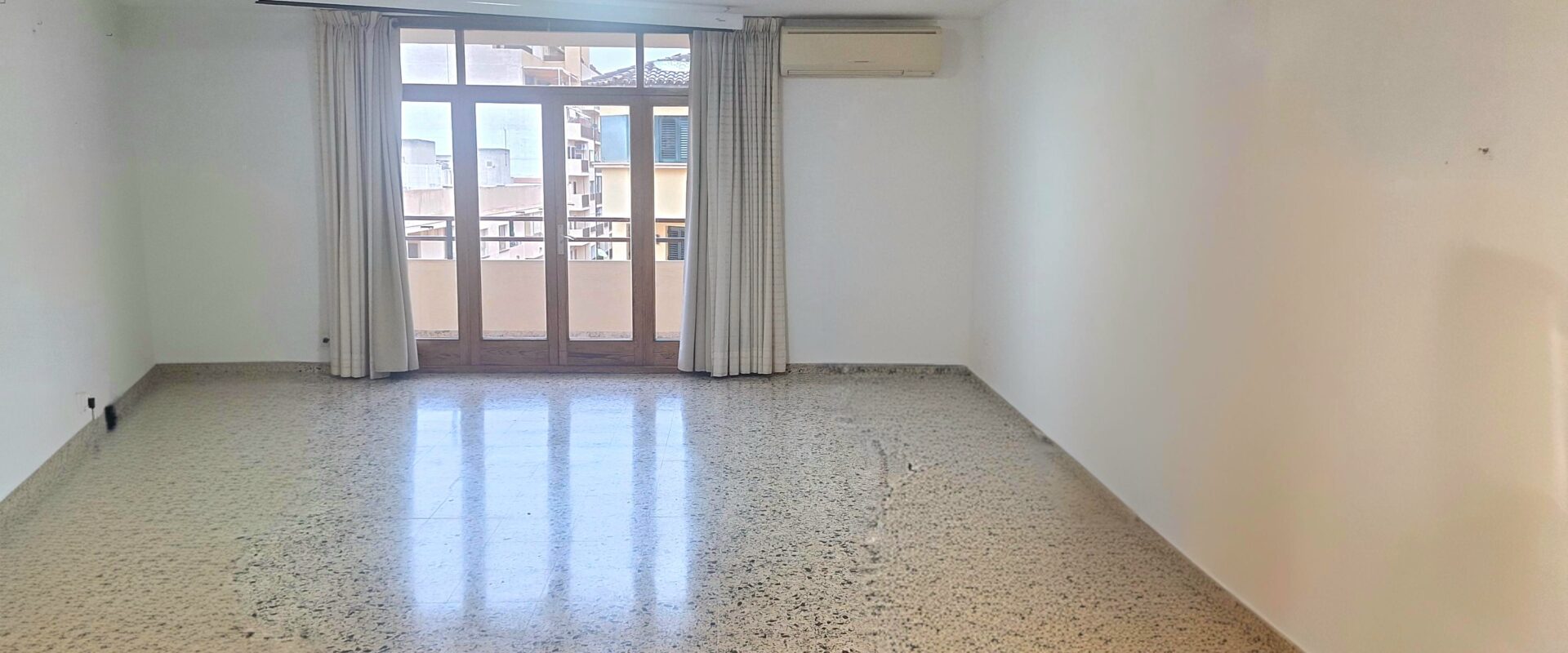 Spacious Apartment to renovate in the Heart of Palma