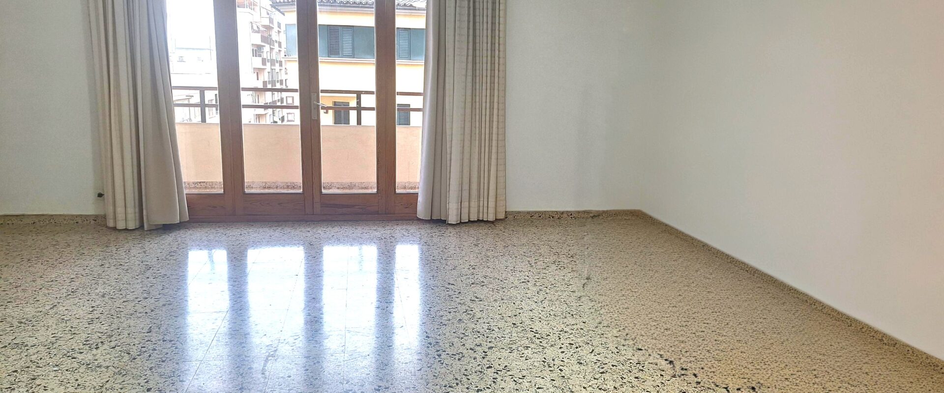Spacious Apartment to renovate in the Heart of Palma