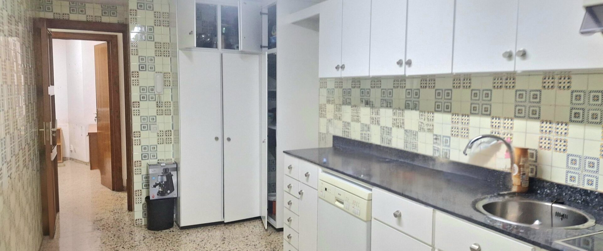 Spacious Apartment to renovate in the Heart of Palma